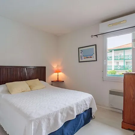 Bel Moderne Avec Piscine Et Parking Proche Frontiere A - Fr-1-2-359 Apartman